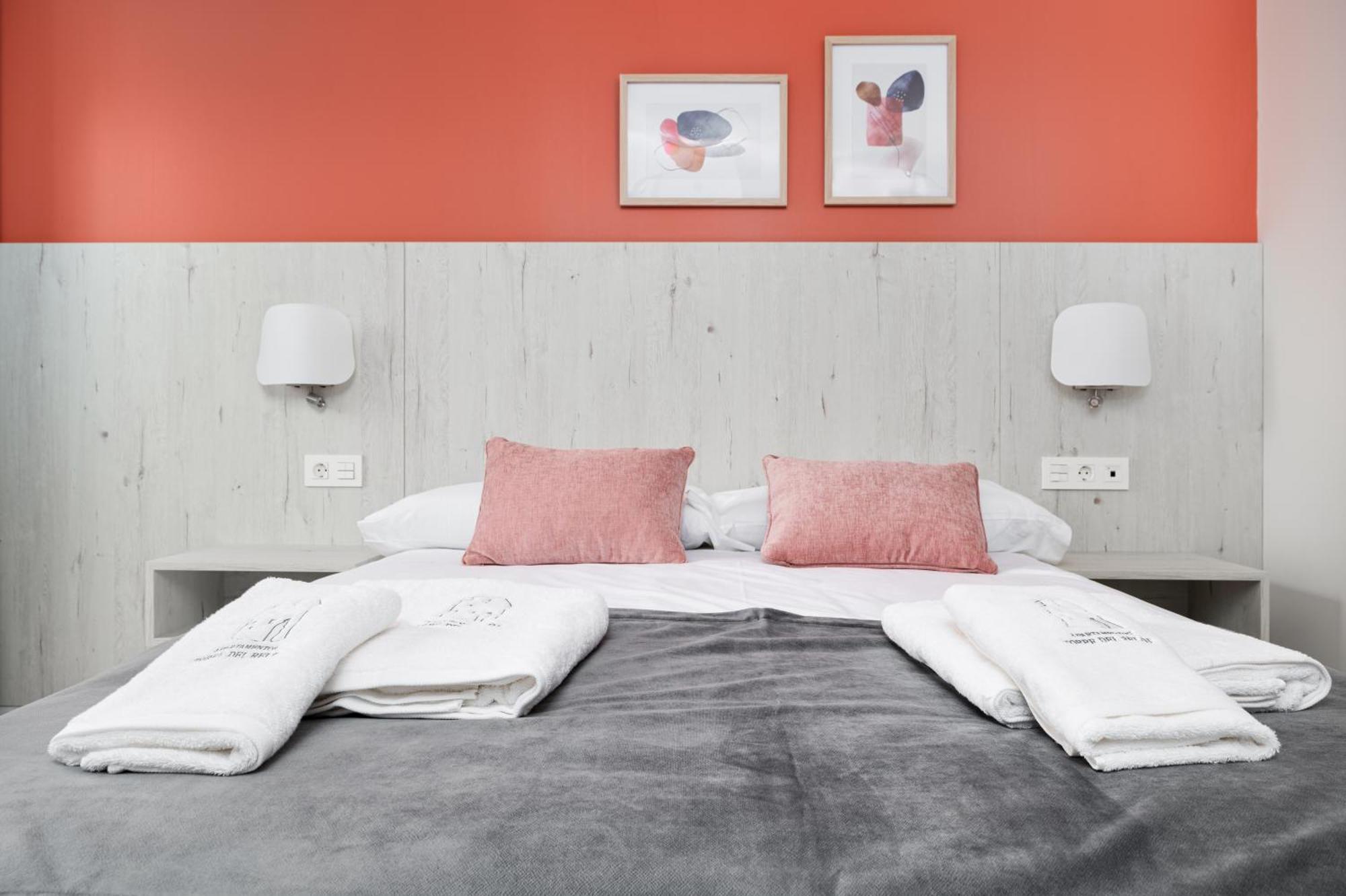 ז'אקה Apartamentos Torre Del Reloj מראה חיצוני תמונה