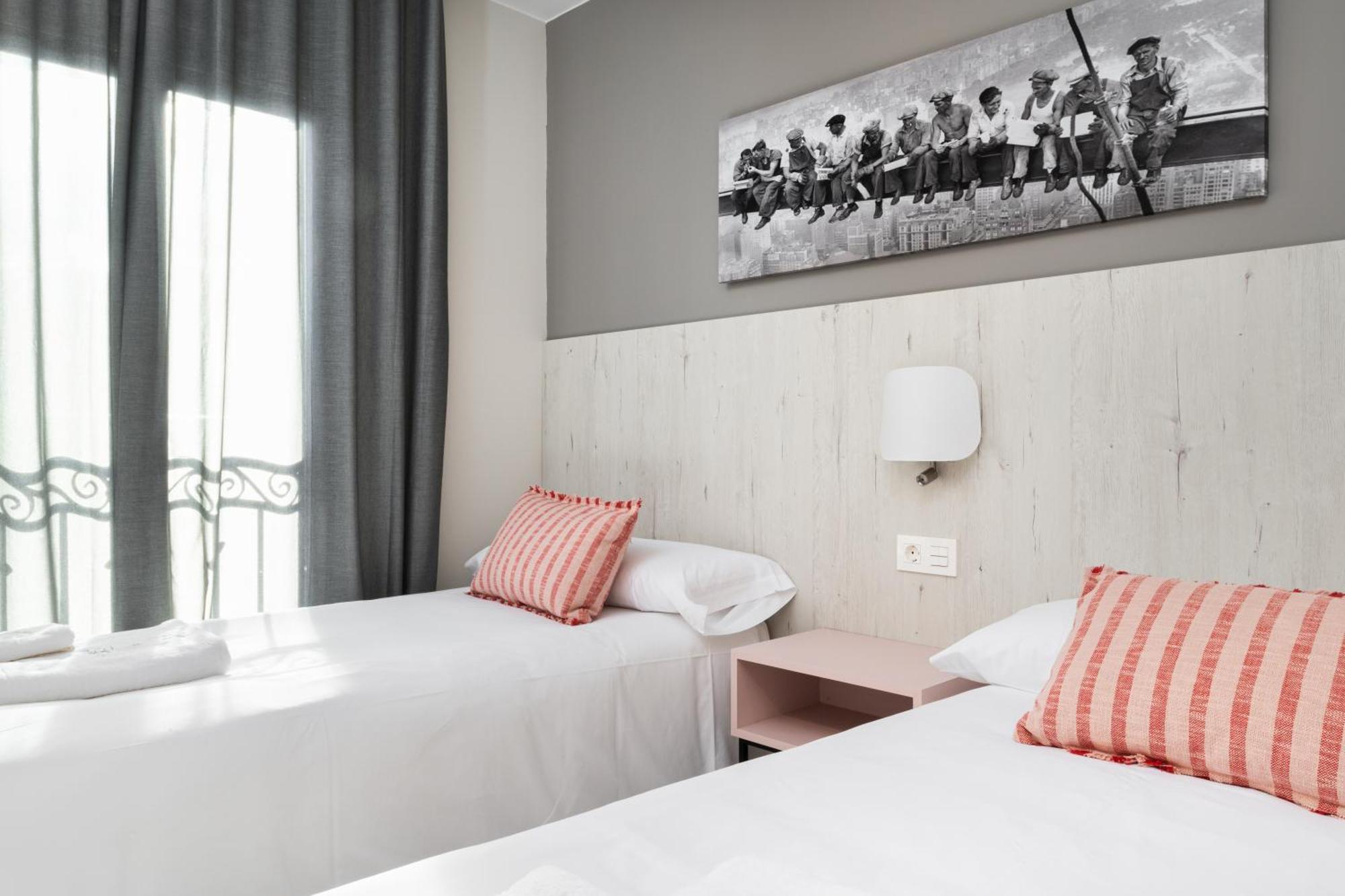 ז'אקה Apartamentos Torre Del Reloj מראה חיצוני תמונה
