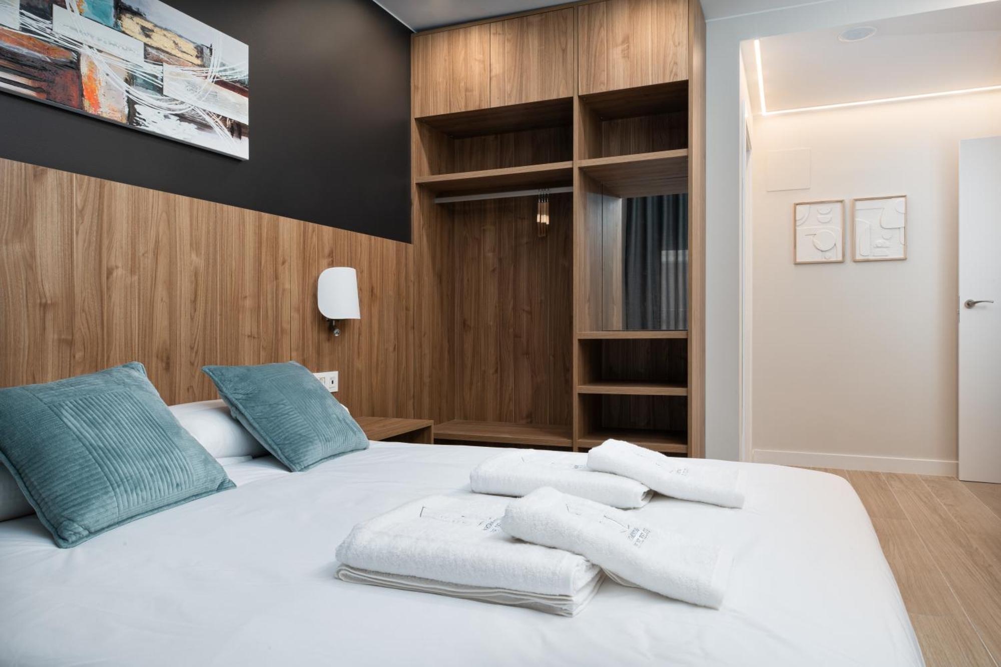 ז'אקה Apartamentos Torre Del Reloj מראה חיצוני תמונה