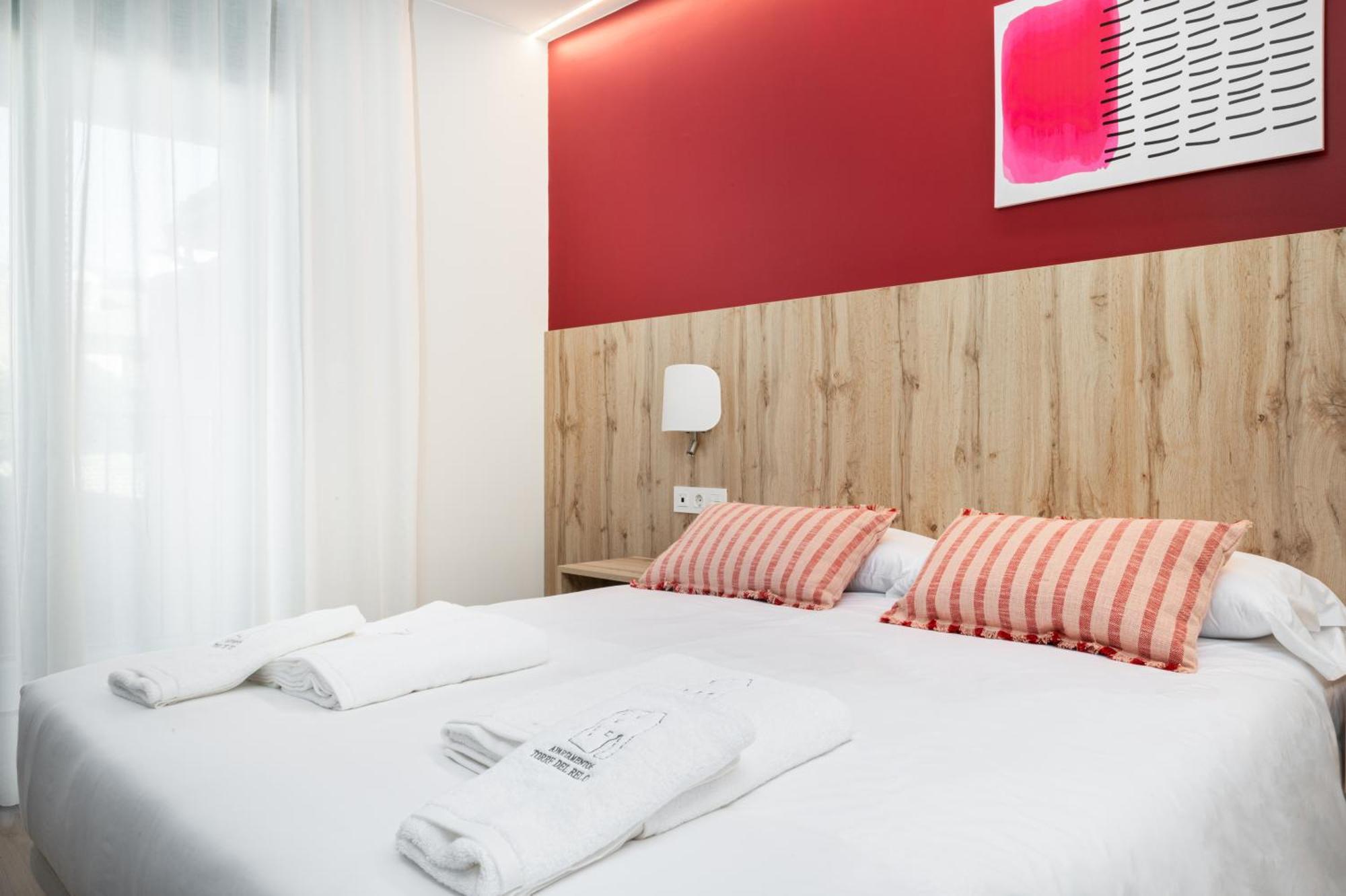 ז'אקה Apartamentos Torre Del Reloj מראה חיצוני תמונה
