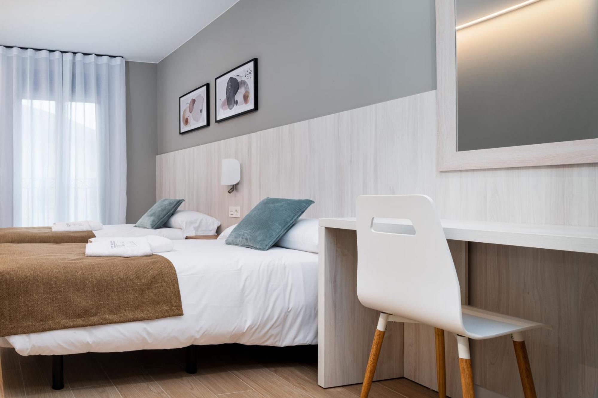 ז'אקה Apartamentos Torre Del Reloj מראה חיצוני תמונה