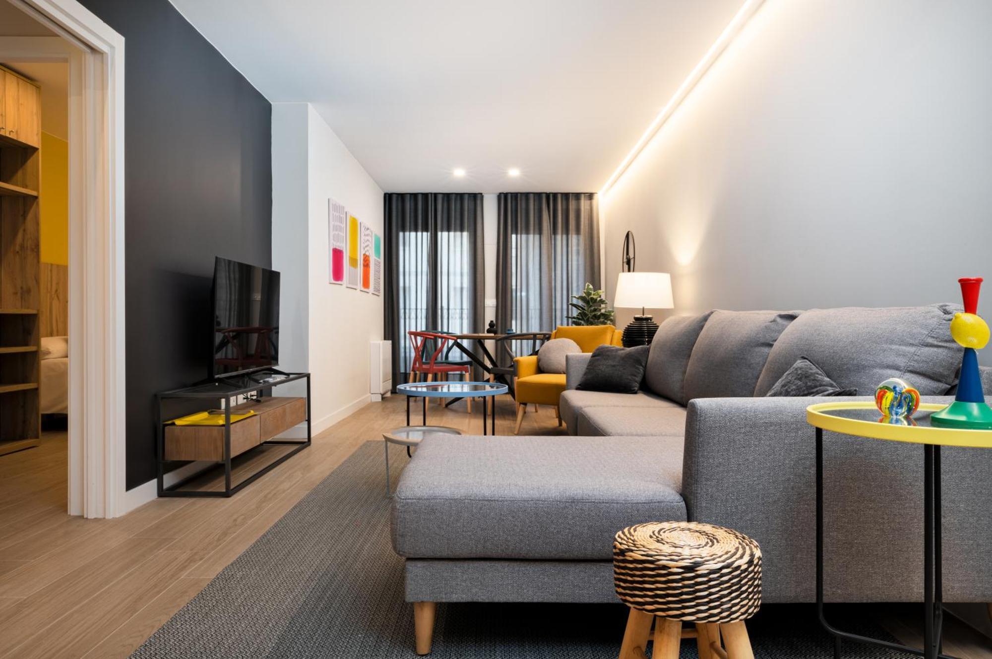 ז'אקה Apartamentos Torre Del Reloj מראה חיצוני תמונה