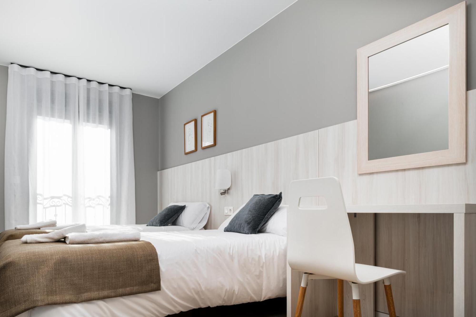 ז'אקה Apartamentos Torre Del Reloj מראה חיצוני תמונה